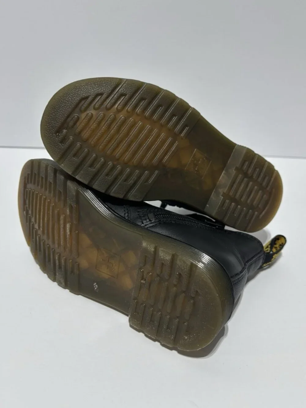 Dr. Martens Little Kids’ Banzai Black Chelsea Boots, Size US 11, UK 10
